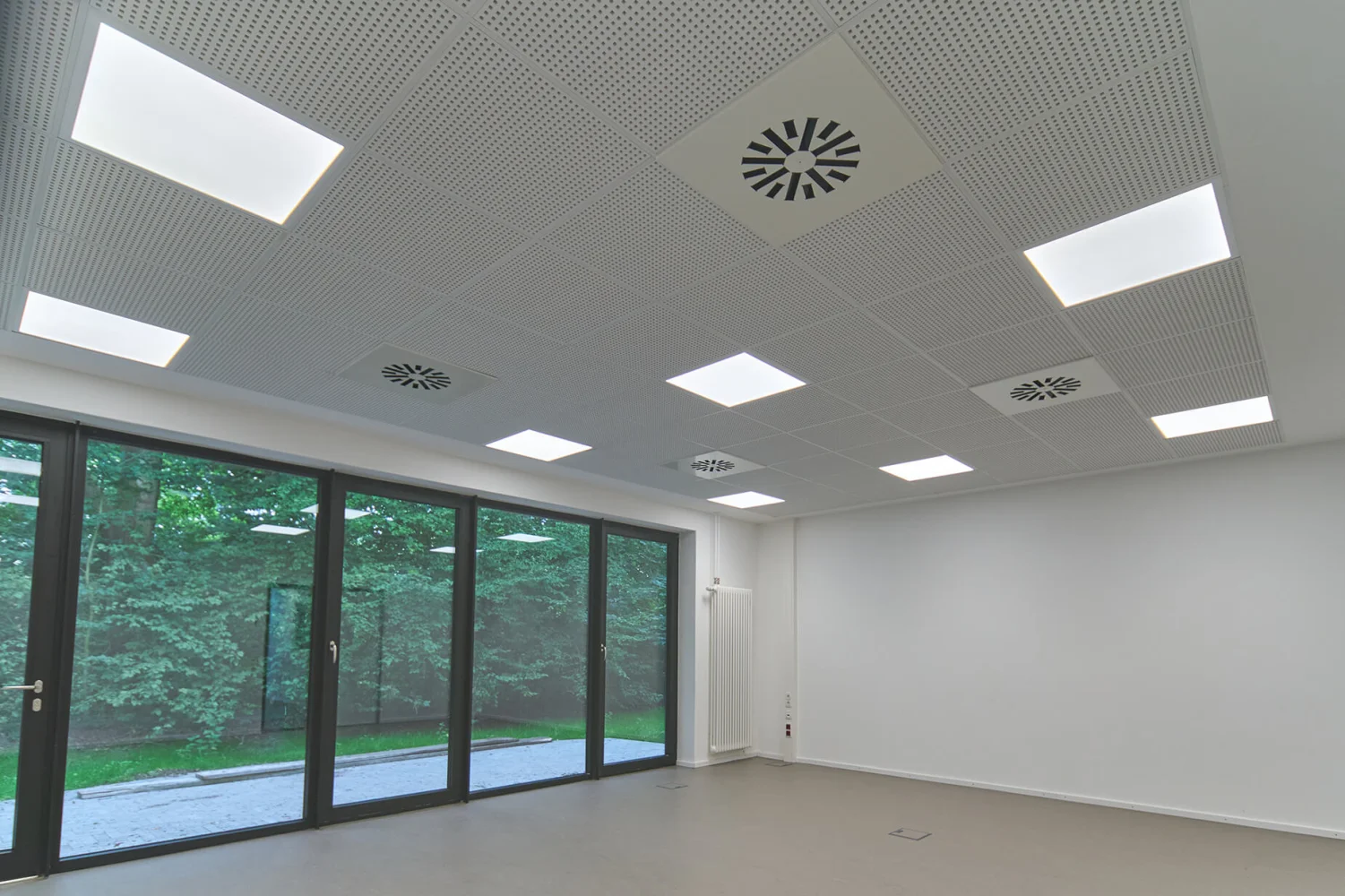 FTZ Sport Oldenburg – Raum mit Deckenlüftung