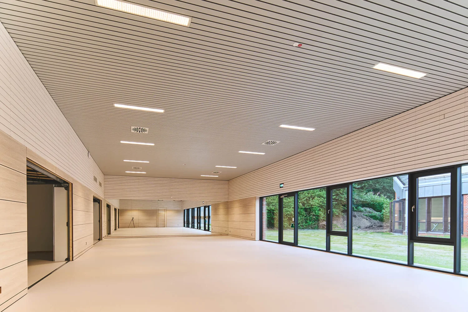 FTZ Sport Oldenburg – Sportbereich mit Spiegelwand