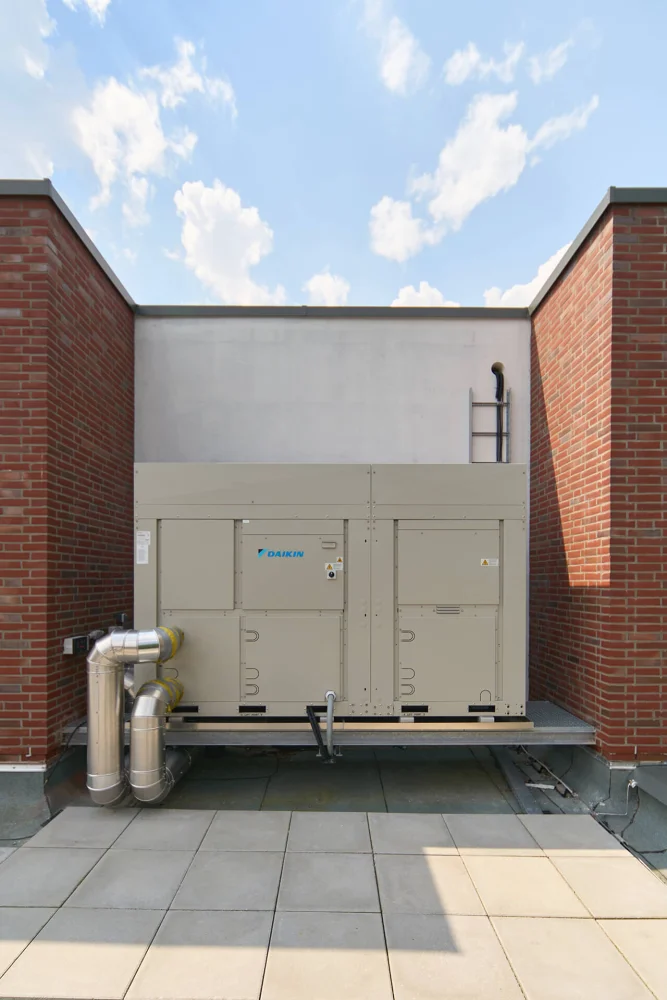 FTZ Sport Oldenburg – Wärmepumpe zwischen Klinkerwänden